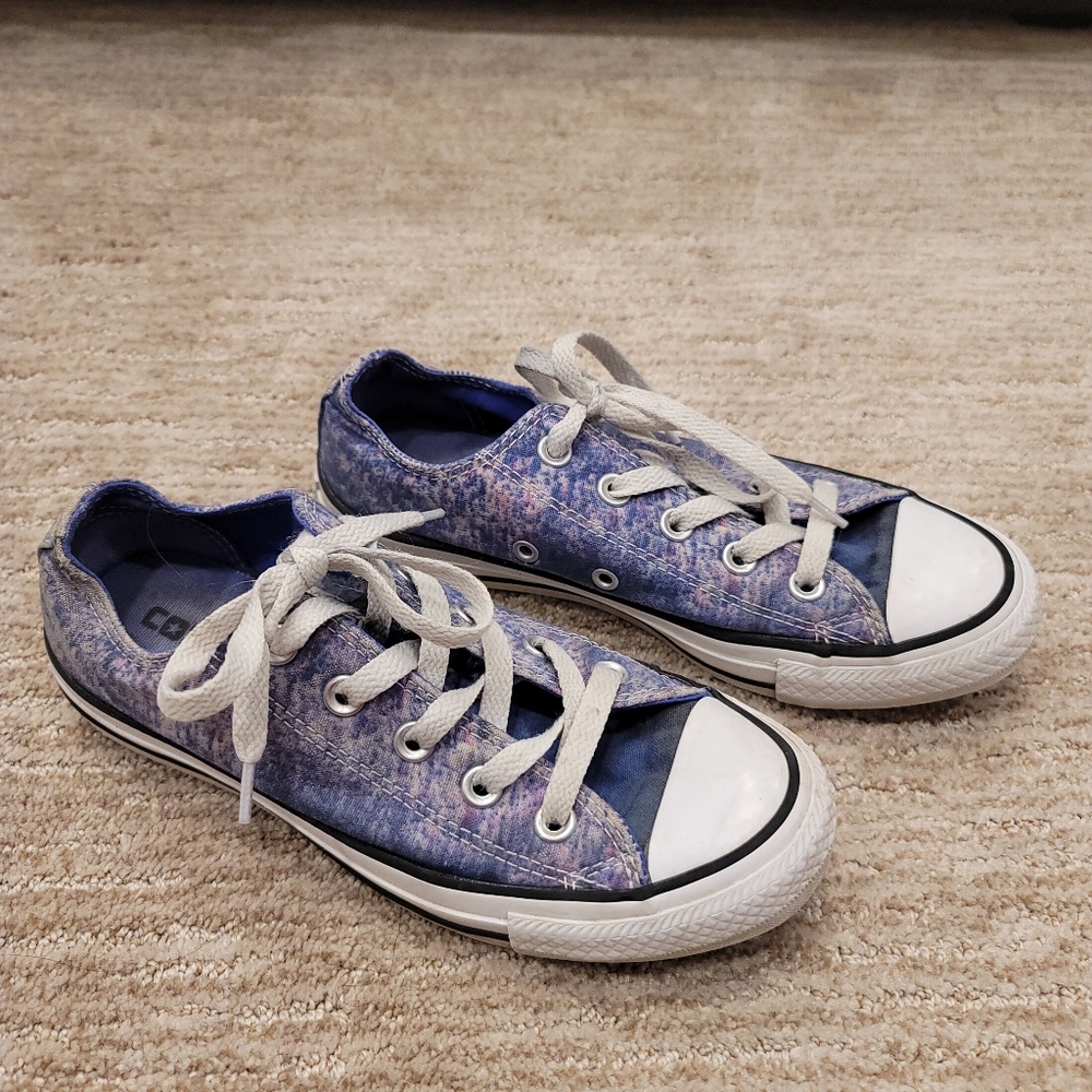 Chuck Taylor Tie Dyed Sneakers - Picture 4 of 11